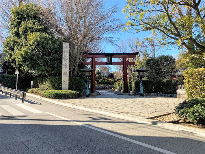 根津神社の表参道入り口