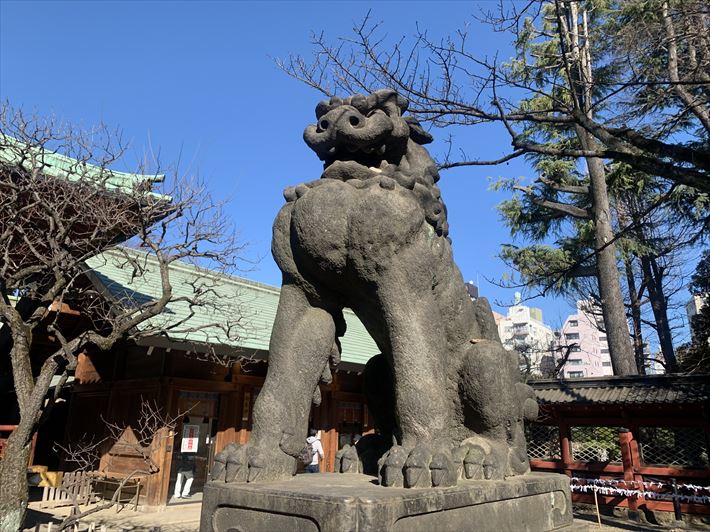 根津神社の狛犬・左