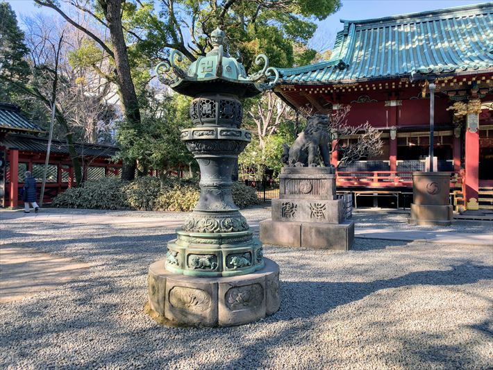 根津神社の灯籠