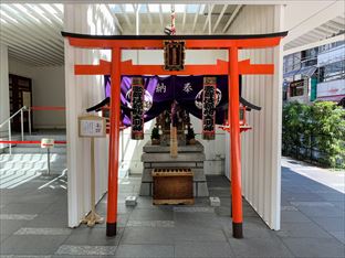 歌舞伎稲荷神社の社殿
