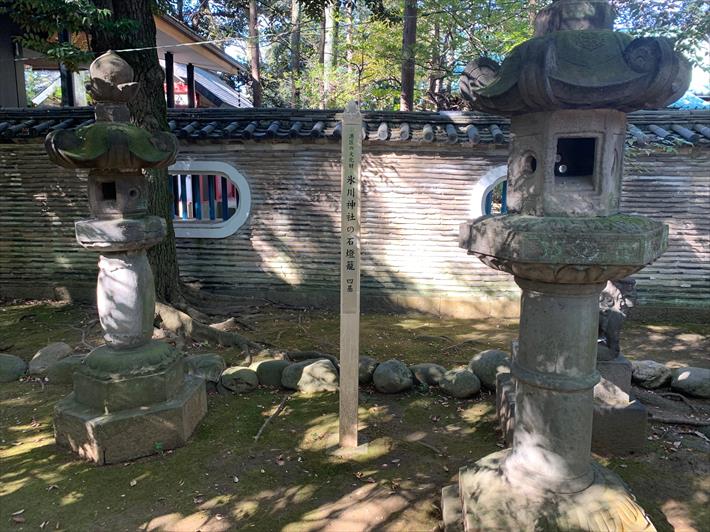 赤坂氷川神社の石灯籠