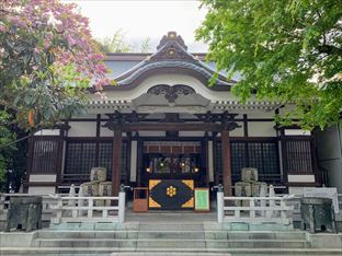 鳥越神社の社殿