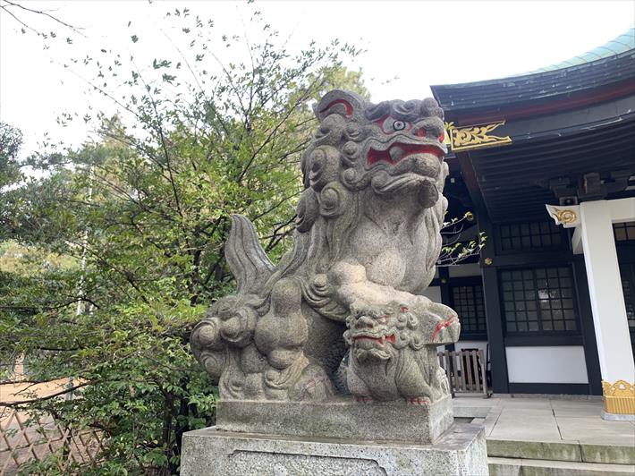 王子神社の阿形の狛犬・左側
