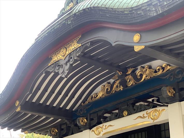 王子神社の拝殿のアップ・装飾