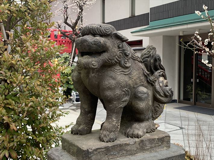 成子天神社の狛犬・右