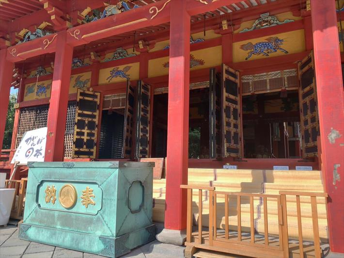 浅草神社の拝殿の絵