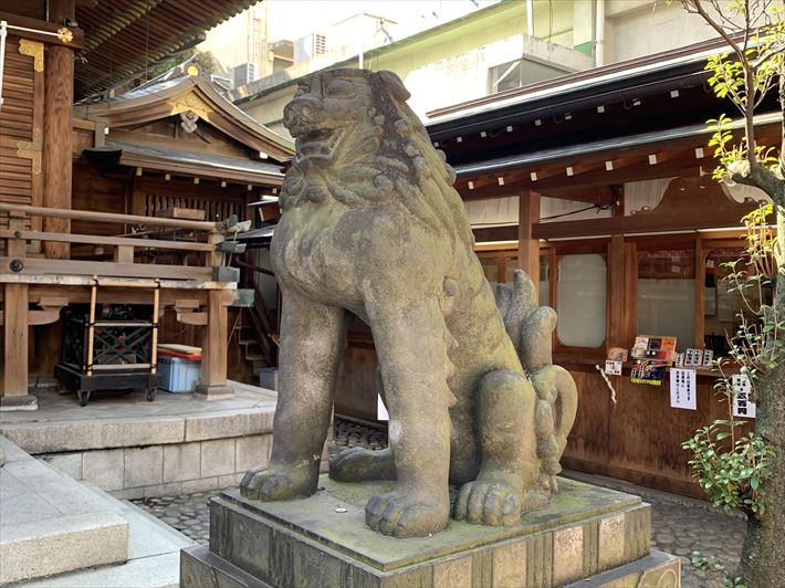 下谷神社の狛犬・右