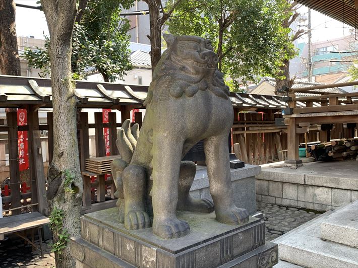 下谷神社の狛犬・左